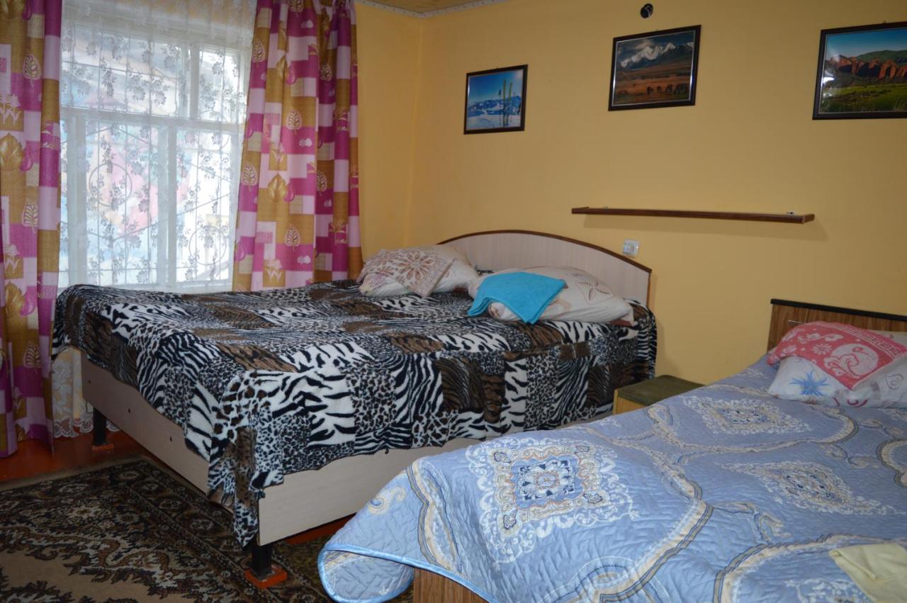 Guest House On Derbisheva Karakol Εξωτερικό φωτογραφία