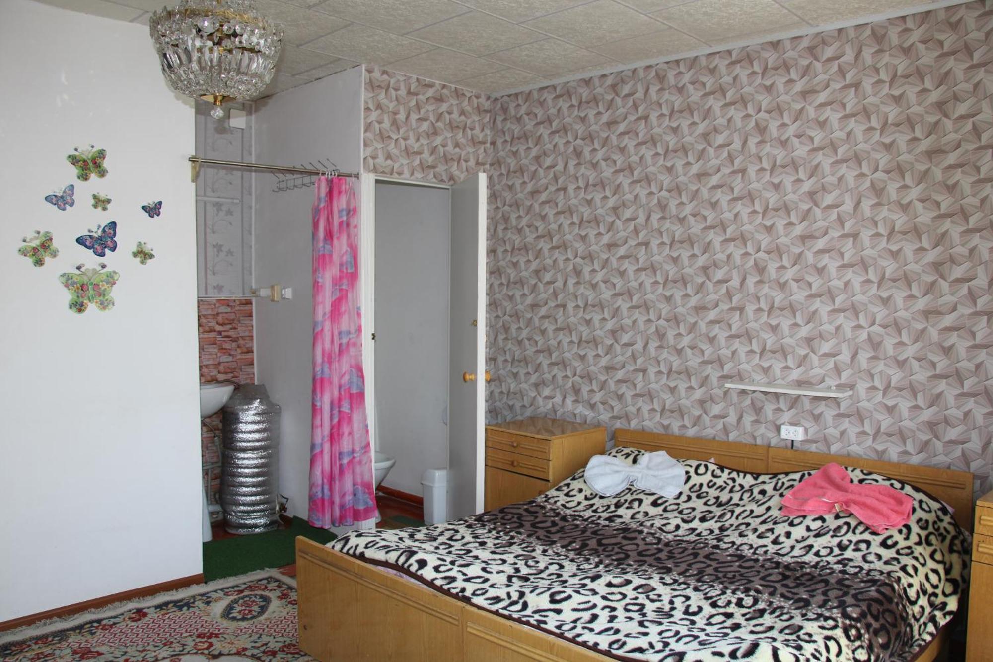 Guest House On Derbisheva Karakol Εξωτερικό φωτογραφία