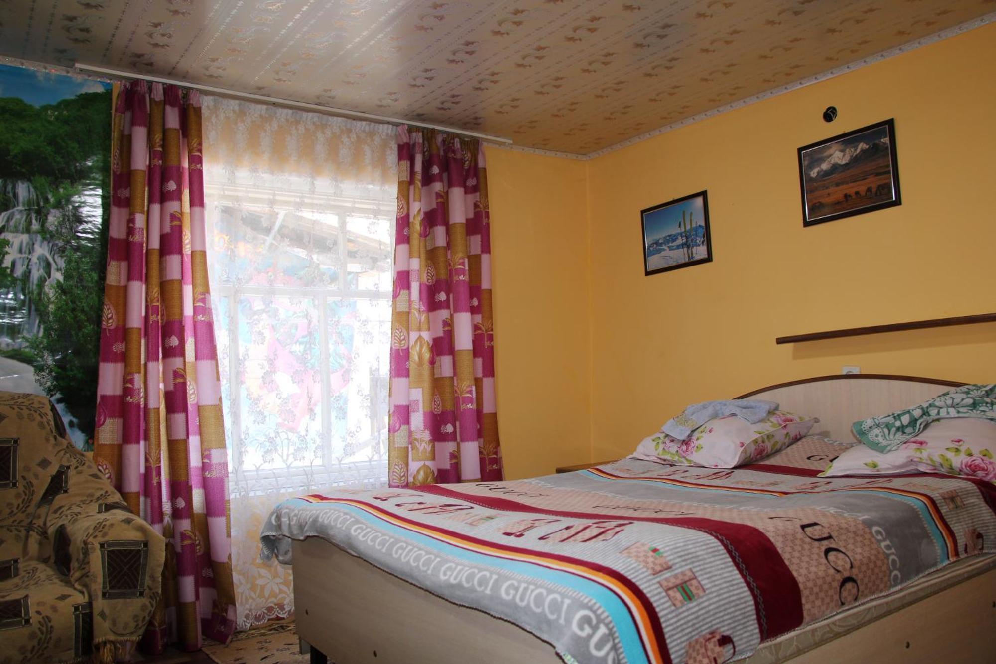 Guest House On Derbisheva Karakol Εξωτερικό φωτογραφία