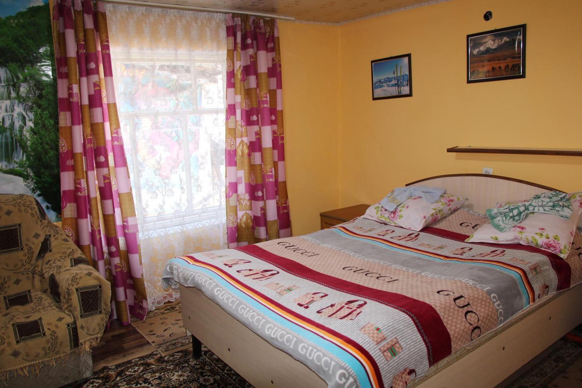 Guest House On Derbisheva Karakol Εξωτερικό φωτογραφία